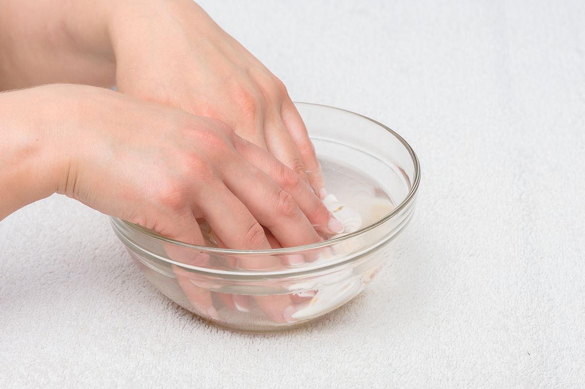 Wie entferne ich Kunstngel selbst? - nagellacke.de